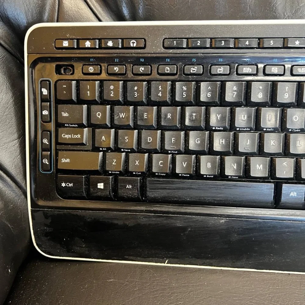 Untested Microsoft Wireless 3050 Desktop Keyboard